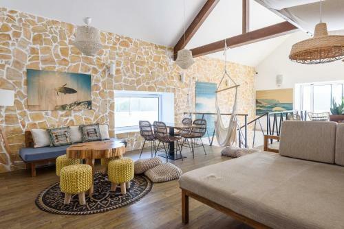 Albergue Lapoint Surf Camp Ericeira