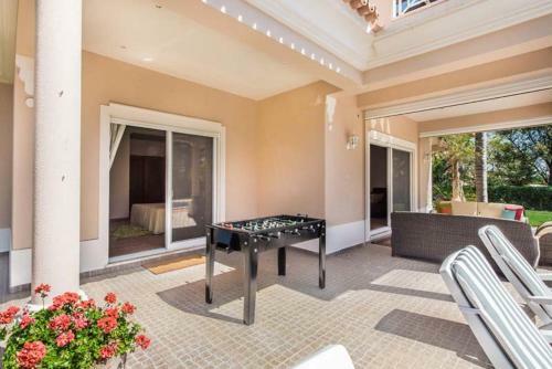 Escanxinhas Villa Sleeps 8 With Pool Air Con And Wifi