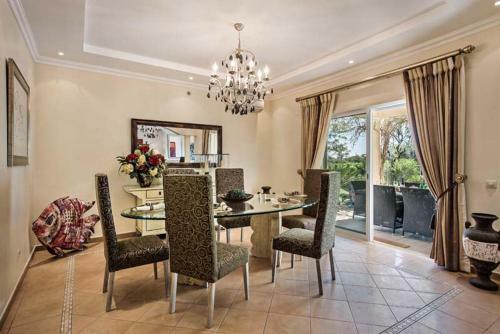 Escanxinhas Villa Sleeps 8 With Pool Air Con And Wifi