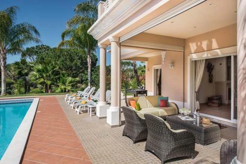 Escanxinhas Villa Sleeps 8 With Pool Air Con And Wifi