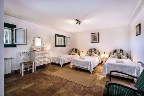 Vale Da Canada Villa Sleeps 19