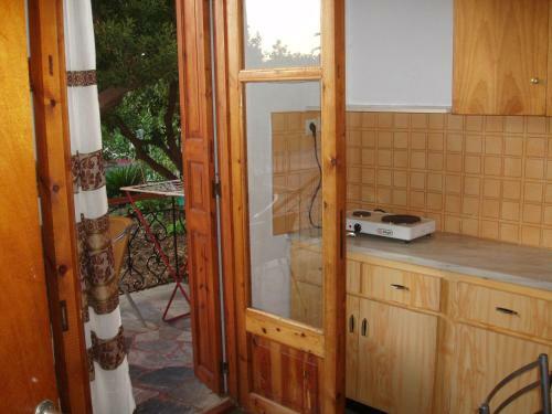 Eleni Studios & Apartments