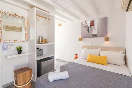 Hostal Orpheas Rooms