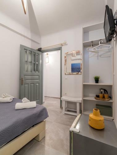Hostal Orpheas Rooms