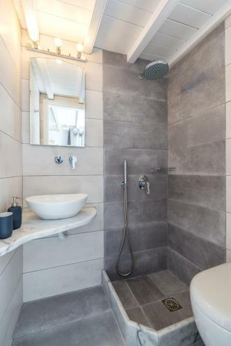 Hostal Orpheas Rooms