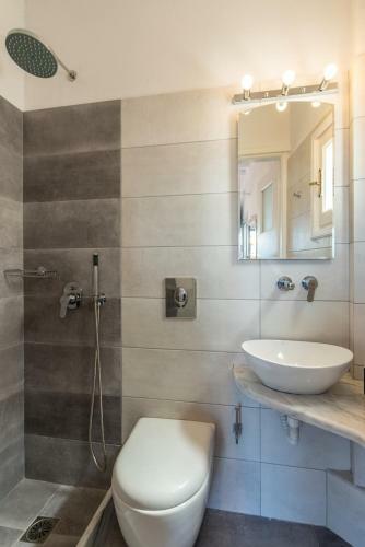 Hostal Orpheas Rooms