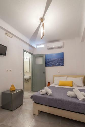Hostal Orpheas Rooms