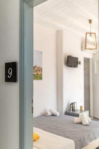 Hostal Orpheas Rooms
