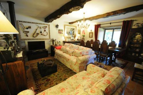 Gondufe Villa Sleeps 12 With Pool And Wifi