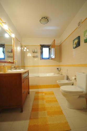 Gondufe Villa Sleeps 12 With Pool And Wifi