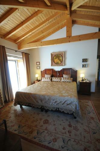 Gondufe Villa Sleeps 12 With Pool And Wifi