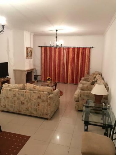 At22 4 Bed Town House Vale de Parra