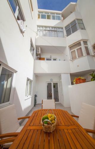 C10 - Lagos Center Apartment