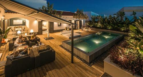 Lagoa Villa Sleeps 6 With Pool And Air Con