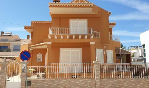 Hostal Dona Ana Guesthouse