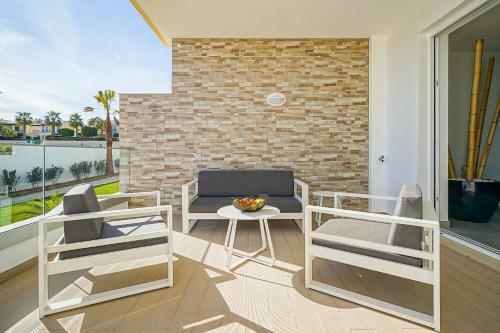 Apartment - Ocean View - 550m From Beach
