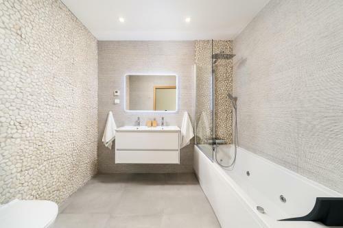 Apartment - Ocean View - 550m From Beach