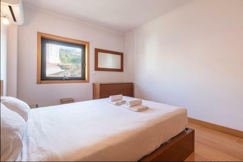 Lovelystay - Modern Apartment In Anjos
