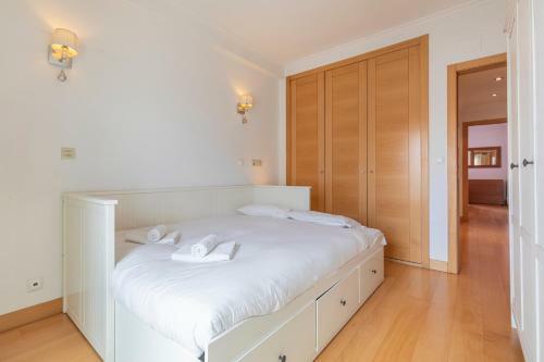 Lovelystay - Modern Apartment In Anjos