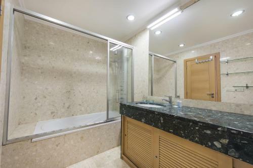 Lovelystay - Modern Apartment In Anjos