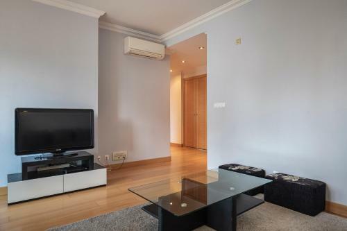 Lovelystay - Modern Apartment In Anjos