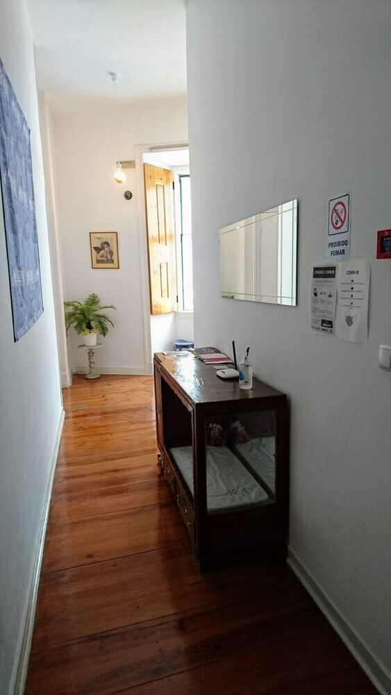 Hostal No Limit Alfama Guesthouse