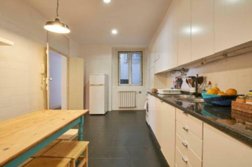 Stunning Apartment Near Chiado