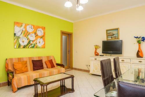 Apartamento T2 Anast�cio Com Vista Piscina