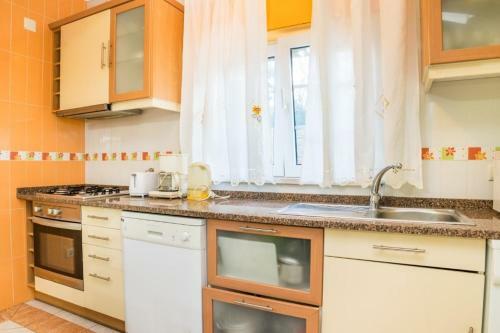 Apartamento T2 Anast�cio Com Vista Piscina