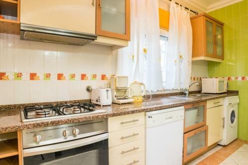 Apartamento T2 Anast�cio Com Vista Piscina