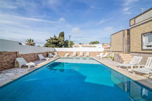 Apartamento T2 Anast�cio Com Vista Piscina