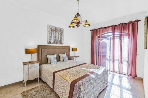 Gale Villa Sleeps 8 Pool Air Con Wifi