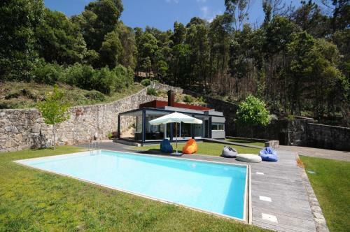 Pedras de Moledo Villa Sleeps 6 With Pool Air Con And Wifi