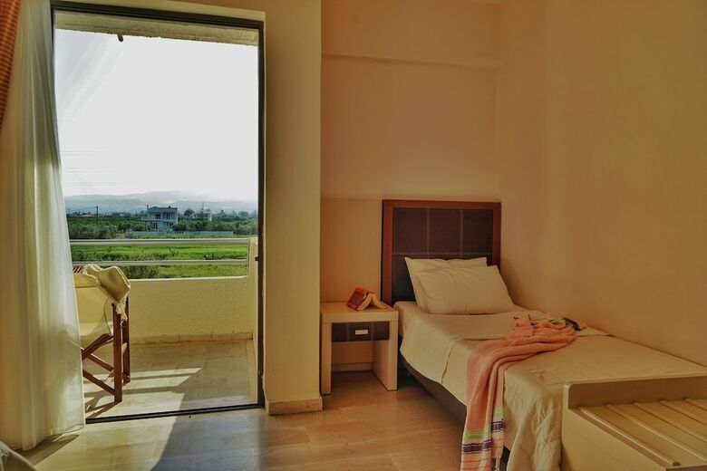 Kokoni Beach Hotel