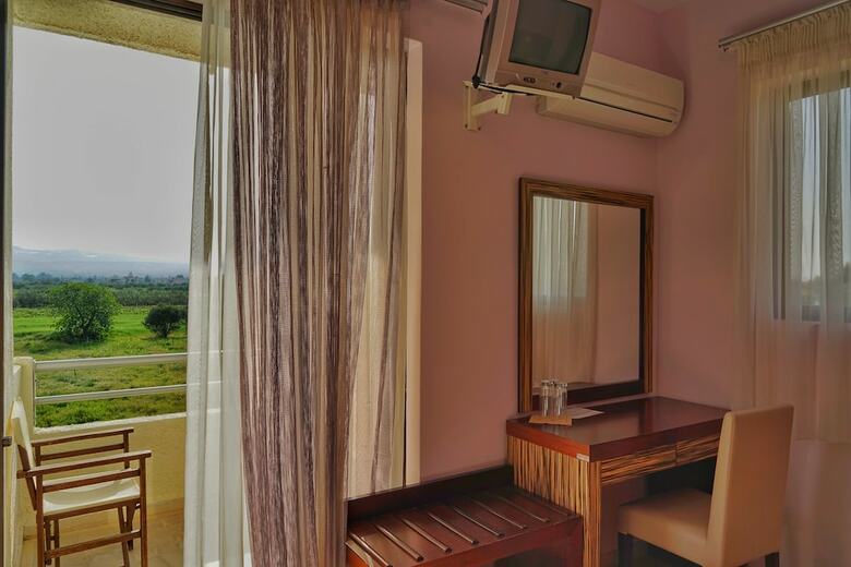 Kokoni Beach Hotel