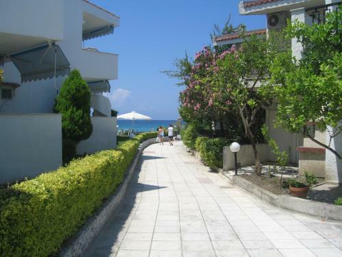 Iris Apartments