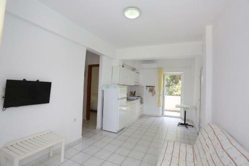 Iris Apartments