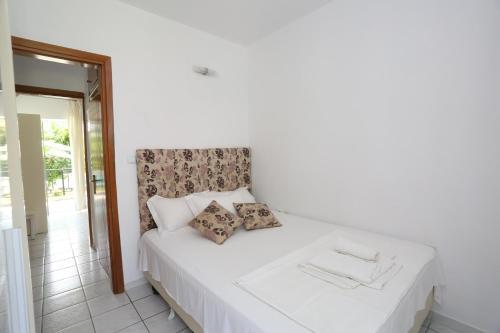 Iris Apartments