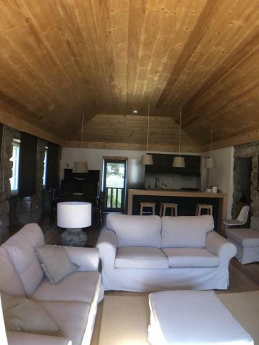 Amazing Farm House With Pool-outeiro