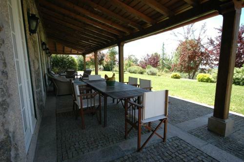 Ponte De Lima Villa Sleeps 14 With Pool