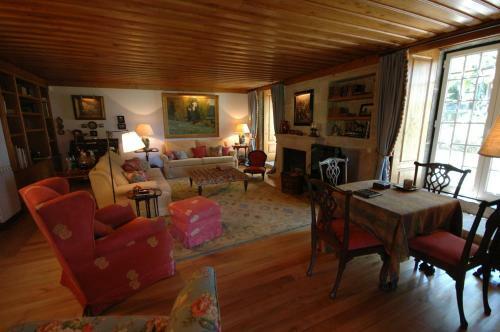 Ponte De Lima Villa Sleeps 14 With Pool