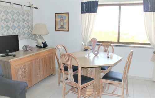 Casa Praia By Real Life Concierge - Beachfront Lovely Apartment