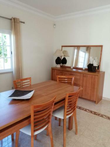 Great Quiet Villa In Portim�o With Pool