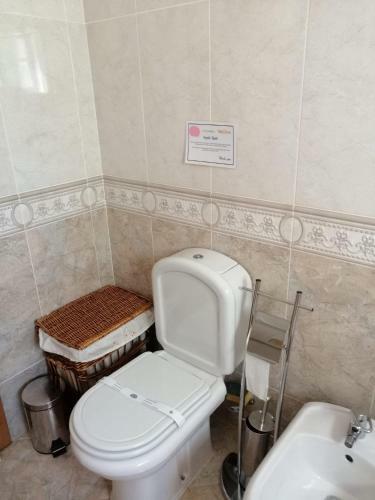 Great Quiet Villa In Portim�o With Pool