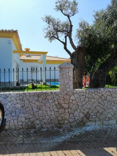 Great Quiet Villa In Portim�o With Pool