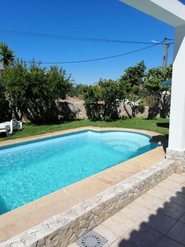 Great Quiet Villa In Portim�o With Pool