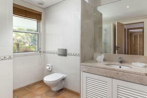Lovely 2 Bedroom Apartment In Vila Sol Golf Resort
