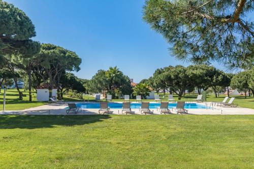 Lovely 2 Bedroom Apartment In Vila Sol Golf Resort