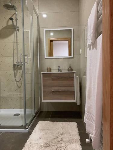 Charming 5-bed House In Ribeiro Frio