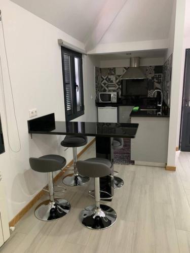 Charming 5-bed House In Ribeiro Frio